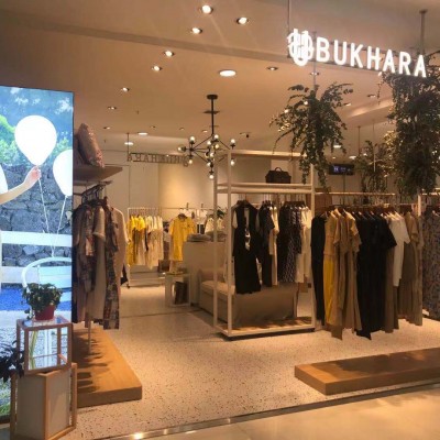 BUK新乡百大店陈列图
